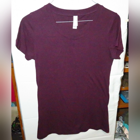 Lot of 2 Small Bella T-shirts (Teal & Wine) - Picture 3 of 4